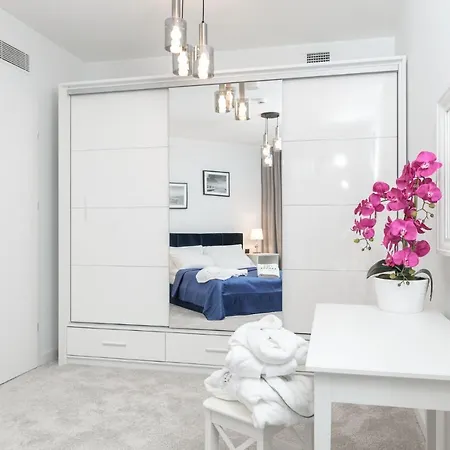 Apartment White Island Z Basenami,strefa Saun,jacuzzi W Cenie- Pinea Pobierowo-sannel For Rent